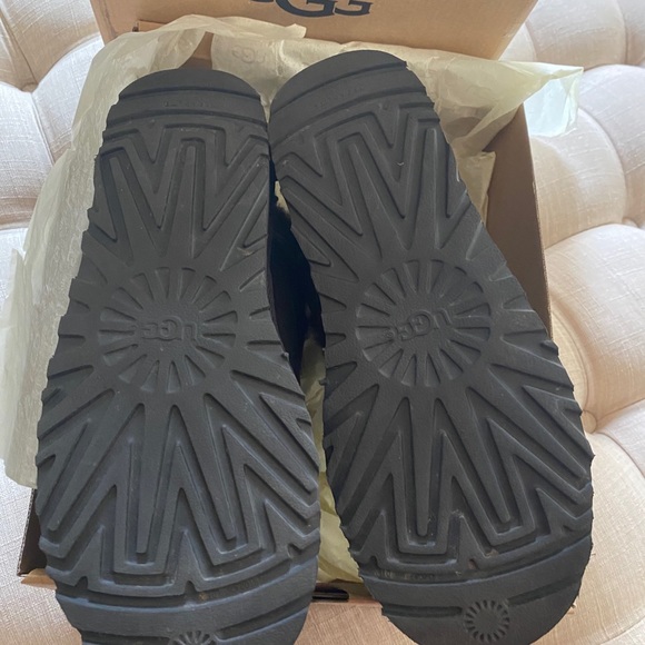 📌📌📌SOLD 📌📌📌 Ugg Mini Bailey Bow II - Picture 9 of 10